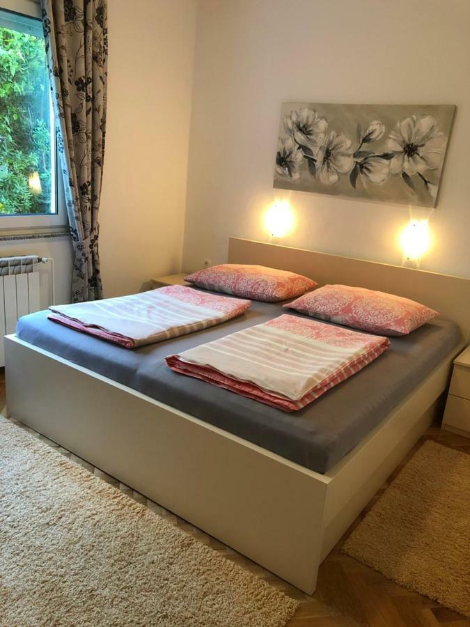 Apartment Branka Banjol Exteriér fotografie